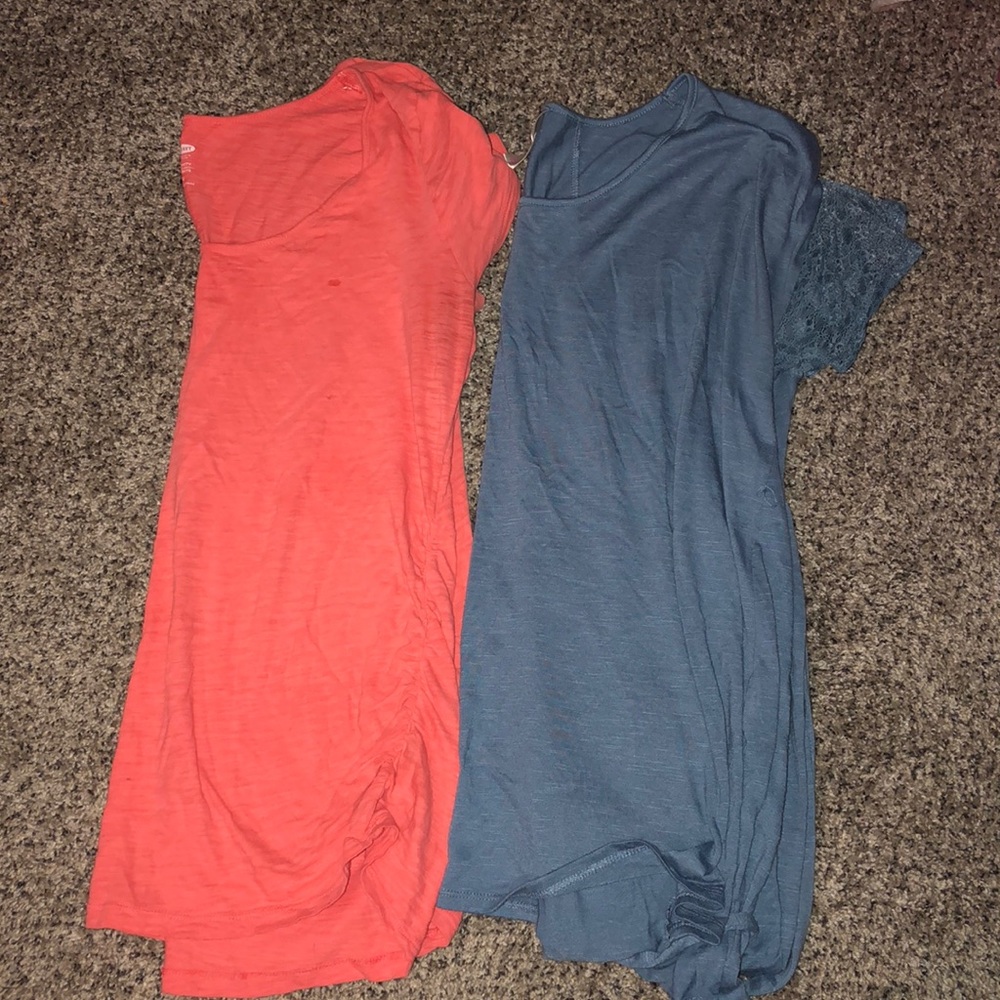 2 maternity tops